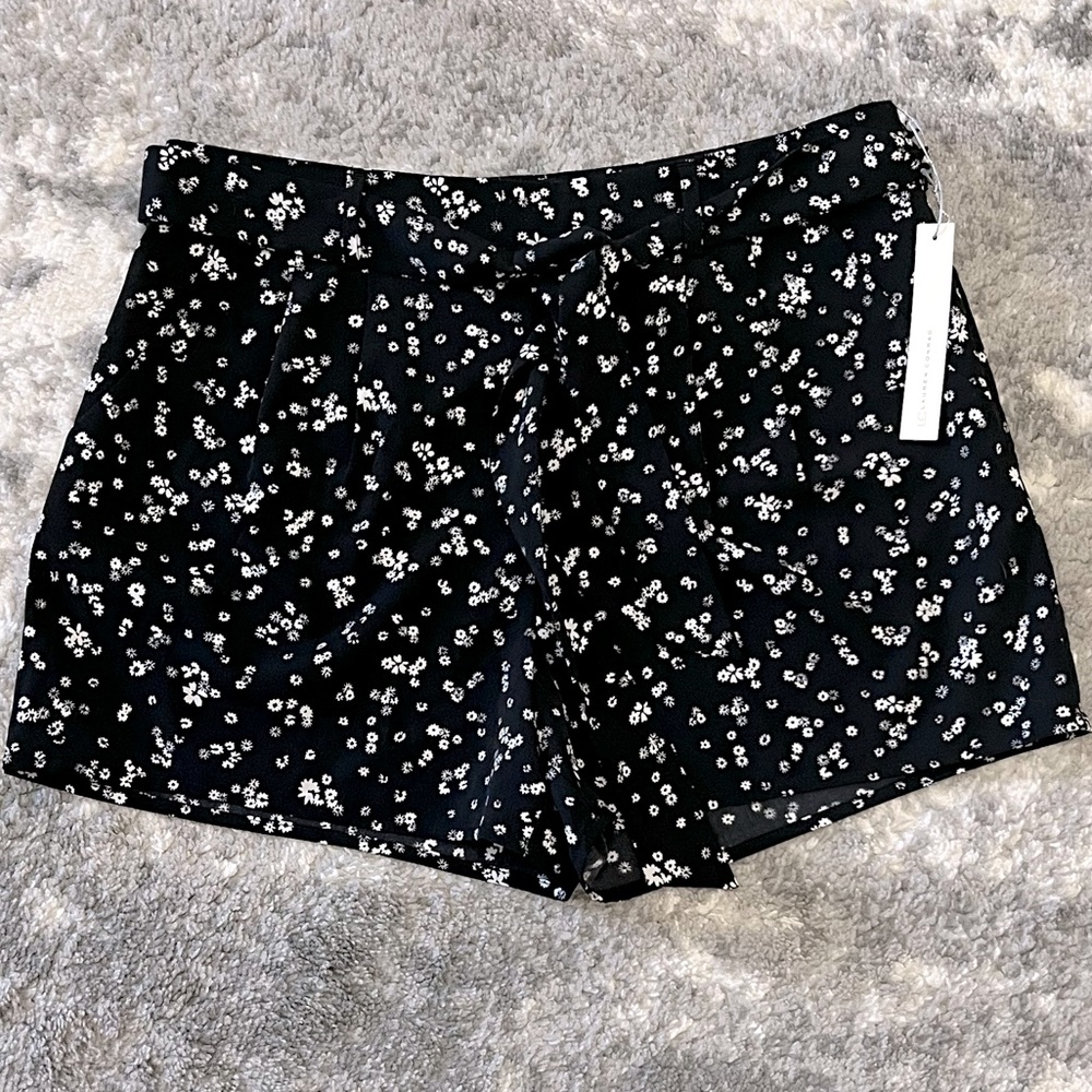 NWT! LC Lauren Conrad Pleated Shorts